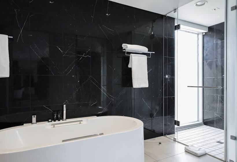 Президентский Люкс, The Capital 15 On Orange Hotel & Spa