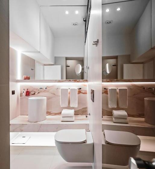 Номер Стандарт, The Marblous Athens