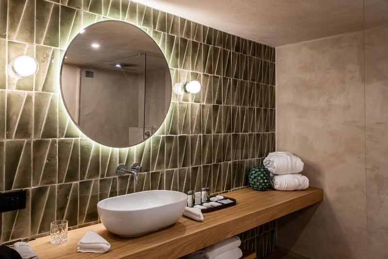 Номер Superior, The Marblous Athens