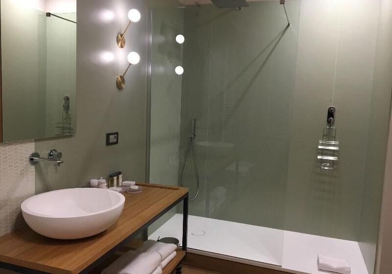 Номер Superior, The Marblous Athens