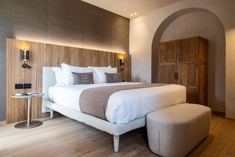 Номер Superior, The Marblous Athens