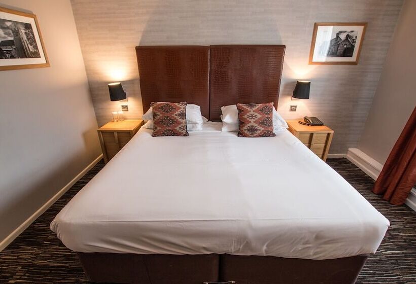 חדר סטנדרט, The Saracens Head