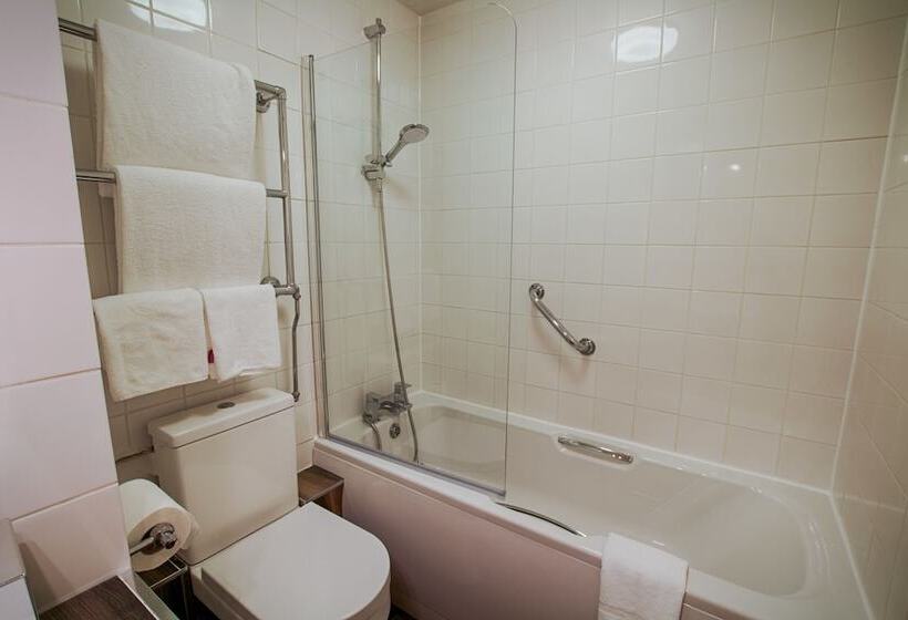 חדר אקזקיוטיב, The Saracens Head