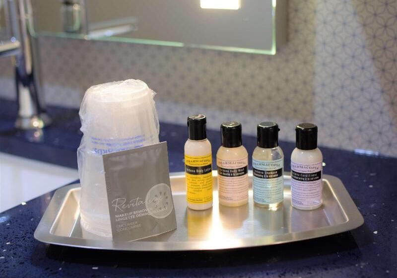 חדר אקזקיוטיב, The Saracens Head