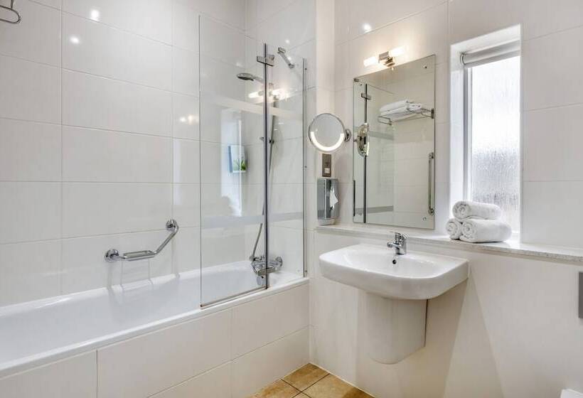 Апартаменты 2 Спальни, Wychnor Park Country Club