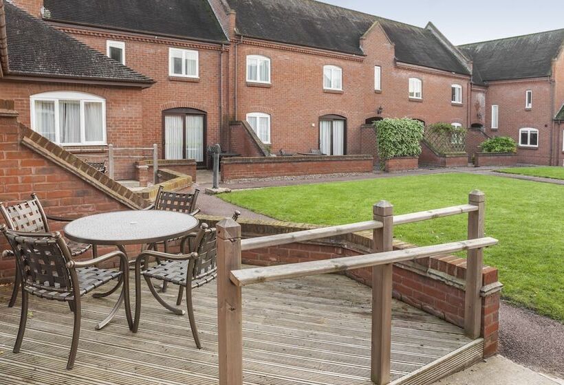 Апартаменты 2 Спальни, Wychnor Park Country Club