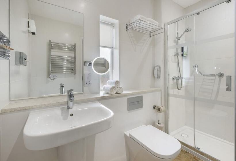 Апартаменты 3 Спальни, Wychnor Park Country Club