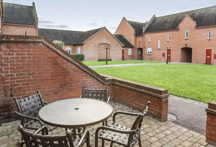 ３ベッドルームアパートメント, Wychnor Park Country Club