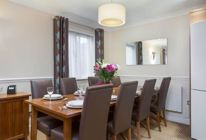 Апартаменты 3 Спальни, Wychnor Park Country Club