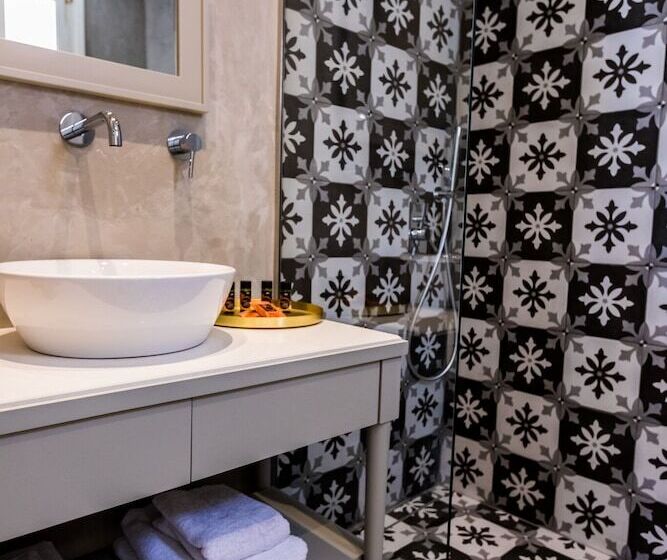 اتاق استاندارد سه تخته با بالکن, Lemon Tree House