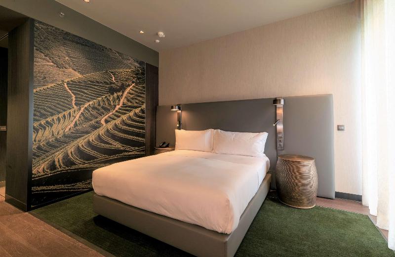 Номер Deluxe Кровать Кинг, Hilton Porto Gaia
