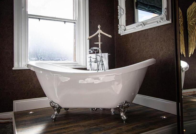 スタンダードルーム, The Auction House