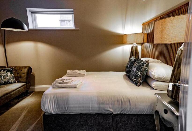 デラックスルーム, The Auction House