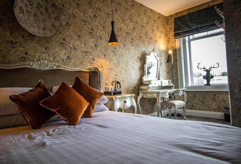 スーペリアールーム, The Auction House