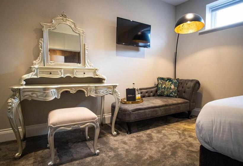 デラックスルーム, The Auction House