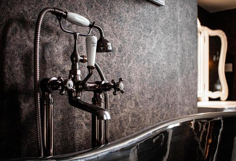 キングサイズベッドのスーペリアルーム, The Auction House