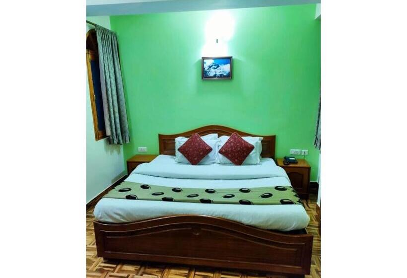 اتاق استاندارد با تخت بزرگ, Goroomgo Kalra Regency Shimla