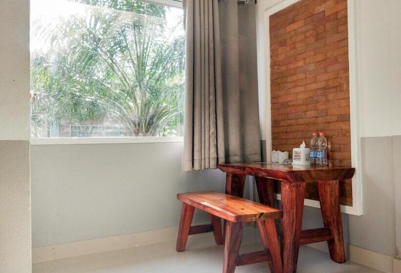 标准间, Great Hill Resort