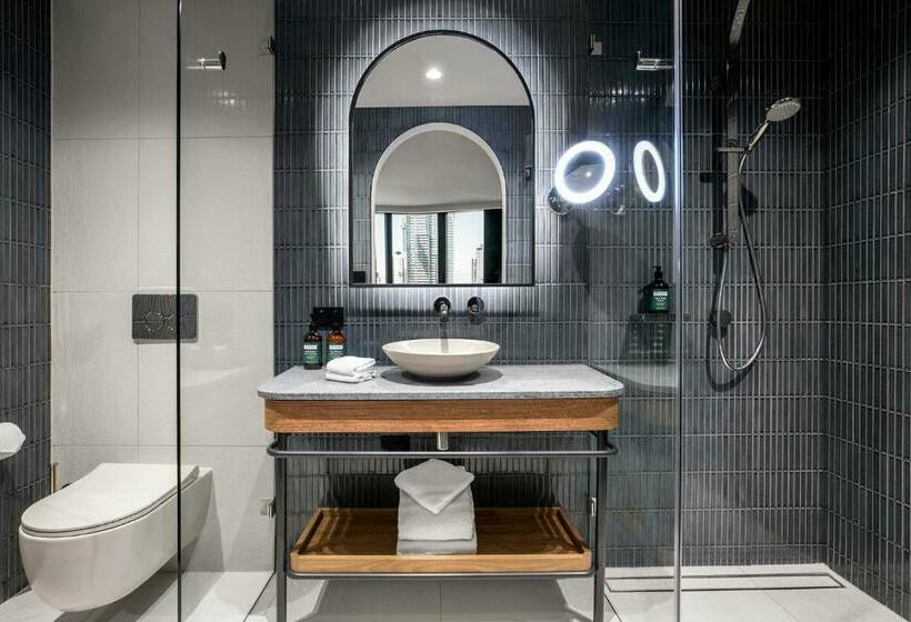 Номер Стандарт, Voco Melbourne Central