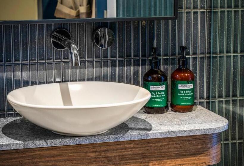 Номер Стандарт, Voco Melbourne Central