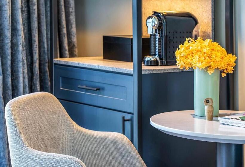 Номер Стандарт Кровать Кинг Адаптированный для Инвалидов, Voco Melbourne Central