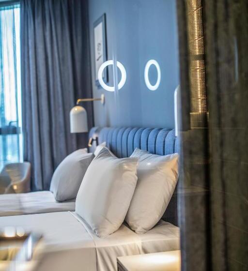 Номер Стандарт, Voco Melbourne Central