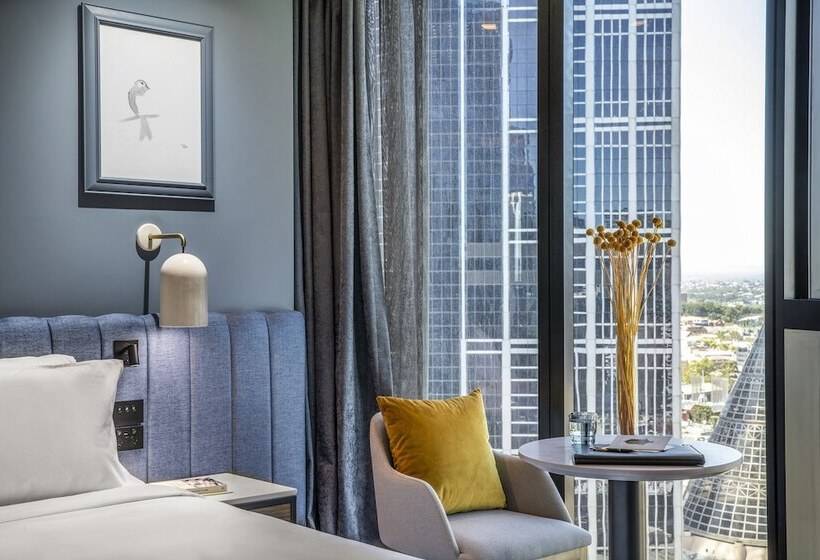 Номер Стандарт, Voco Melbourne Central