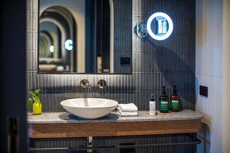 Номер Стандарт, Voco Melbourne Central