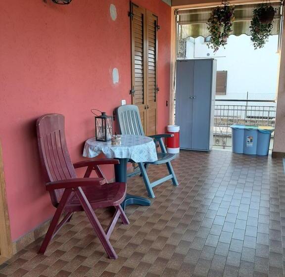 חדר סטנדרט לשלושה עם מרפסת, Casa Vacanze Da Cinzia