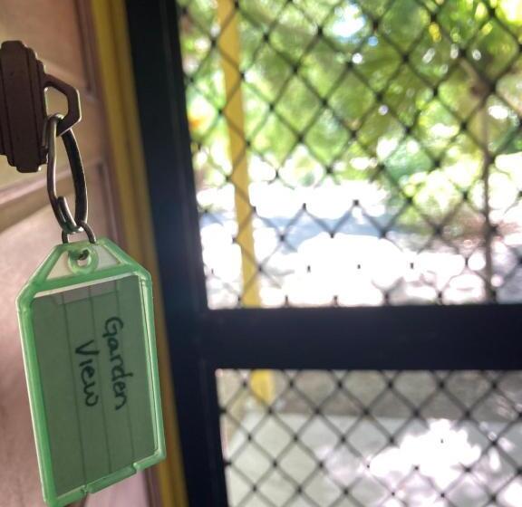 סטודיו סטנדרטי נוף לגינה, Jaguar Morning Star