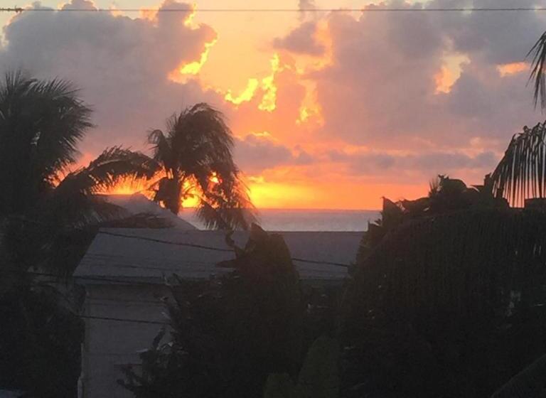 סוויטה נוף לים, Jaguar Morning Star