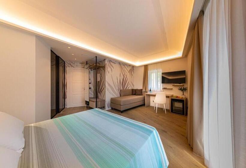 Deluxe Triple Room, Palazzo Raho Suites