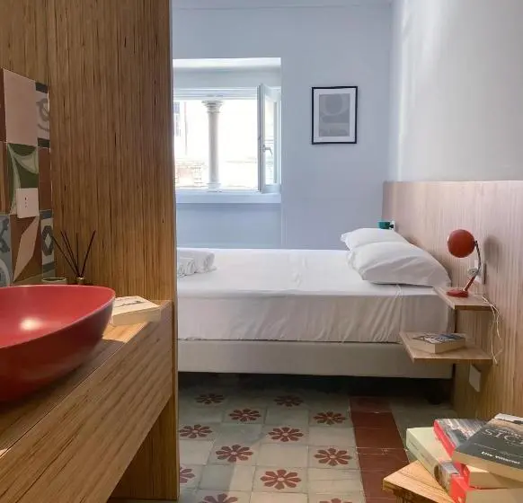 デラックスルーム, Sognalibro Bed And Books