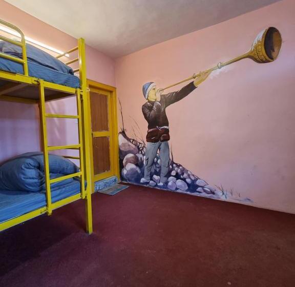 共用房间的床, Lap Stays   Wanderer S Nest