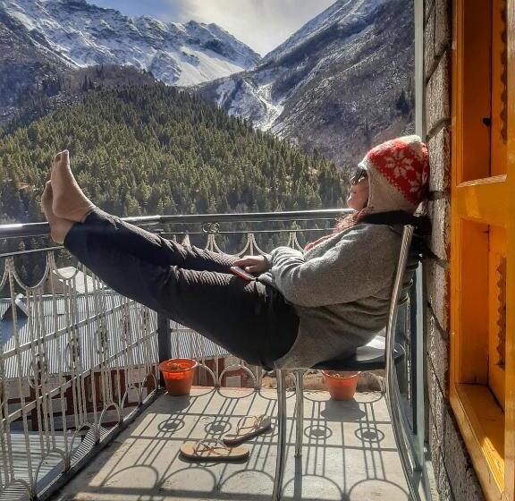 标准间, Lap Stays   Wanderer S Nest