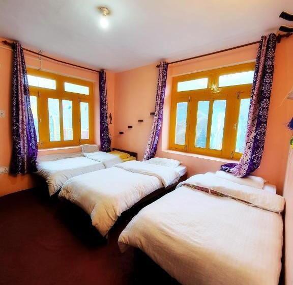 共用房间的床, Lap Stays   Wanderer S Nest