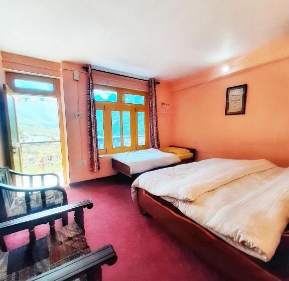 高级三人间, Lap Stays   Wanderer S Nest