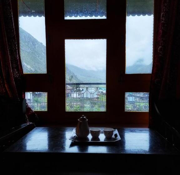 高级三人间, Lap Stays   Wanderer S Nest