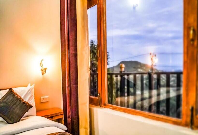 스탠다드 룸 산 전망, La Riqueza Kanatal   Mountain View Rooms   Welcome New Year With Fresh Snowfall
