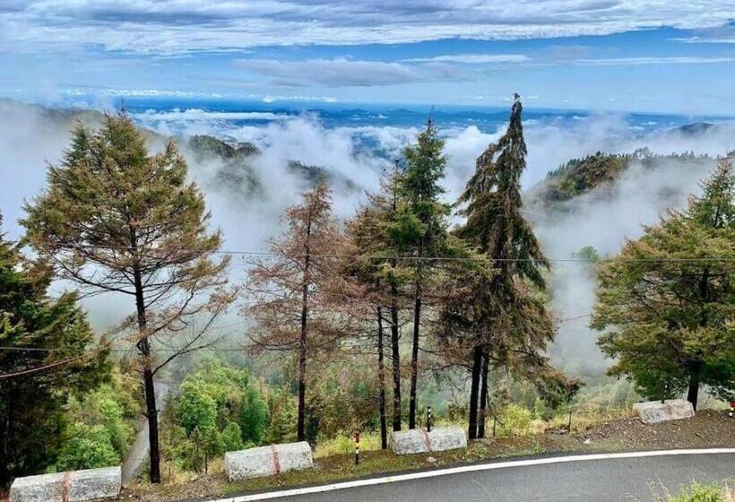 스탠다드 룸 킹사이즈 침대, La Riqueza Kanatal   Mountain View Rooms   Welcome New Year With Fresh Snowfall