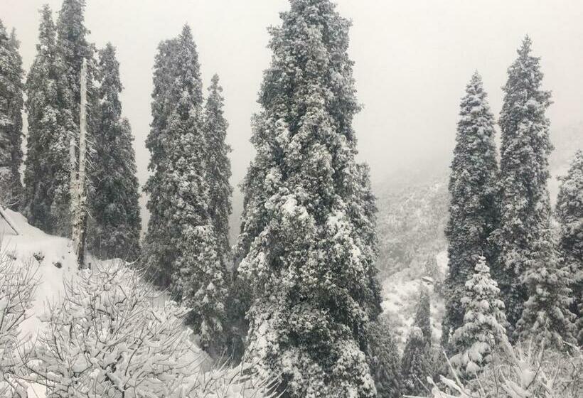 침실 2개 스위트, La Riqueza Kanatal   Mountain View Rooms   Welcome New Year With Fresh Snowfall