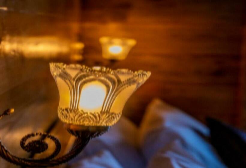 스탠다드 룸 산 전망, La Riqueza Kanatal   Mountain View Rooms   Welcome New Year With Fresh Snowfall