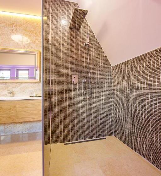 إستوديو ديلوكس, Moviliţa Residence