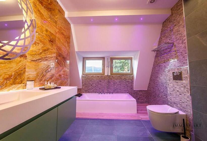 شقة غرفة واحدة, Moviliţa Residence