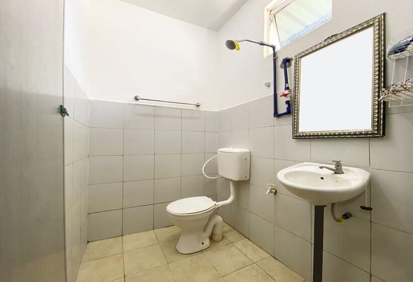 Quarto Triplo Deluxe, Oyo 90317 Ambong Bay Resthouse