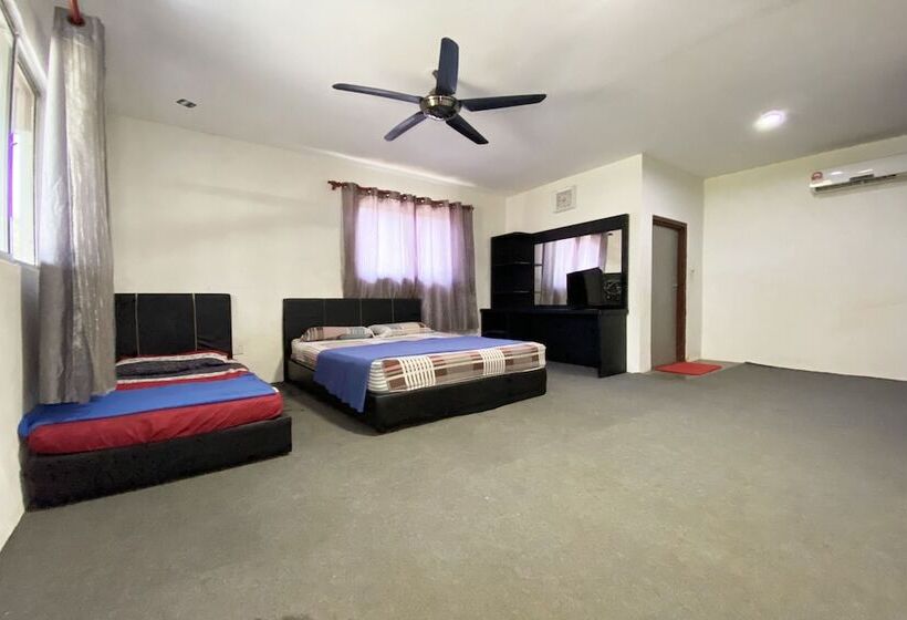 חדר דלוקס לשלושה, Oyo 90317 Ambong Bay Resthouse