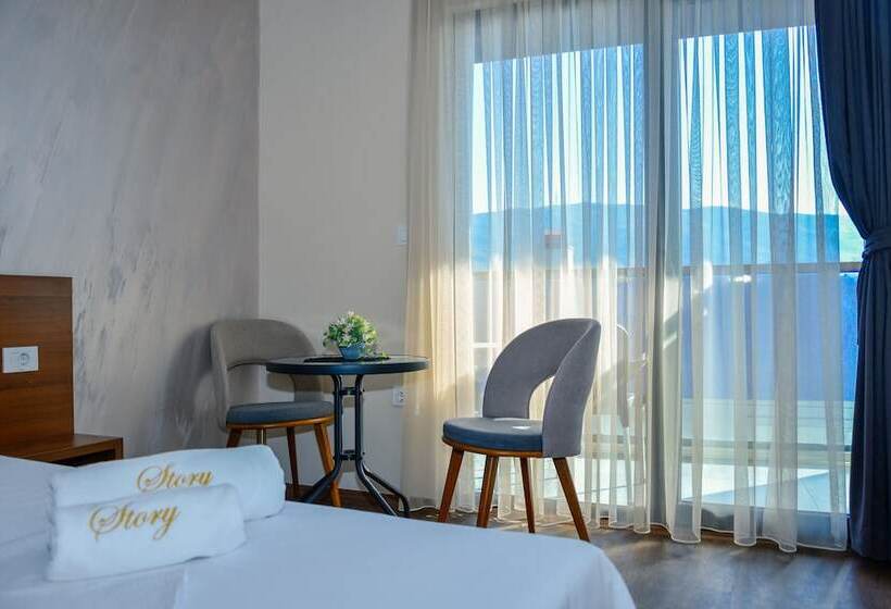 اتاق استاندارد با چشمانداز کوهستان, Story