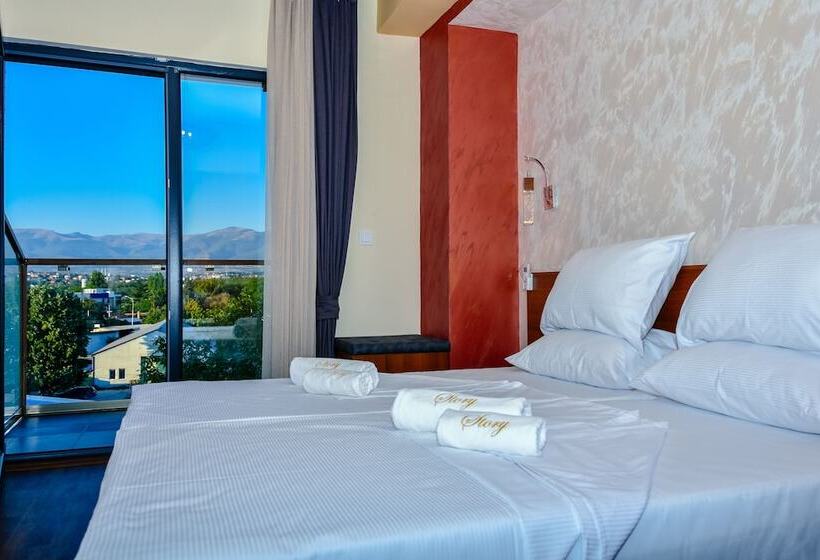 اتاق استاندارد با چشمانداز کوهستان, Story