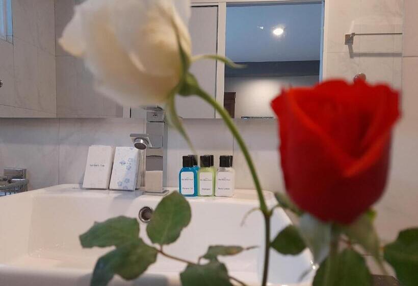 Camera Standard Letto King, Tea Mount Forest