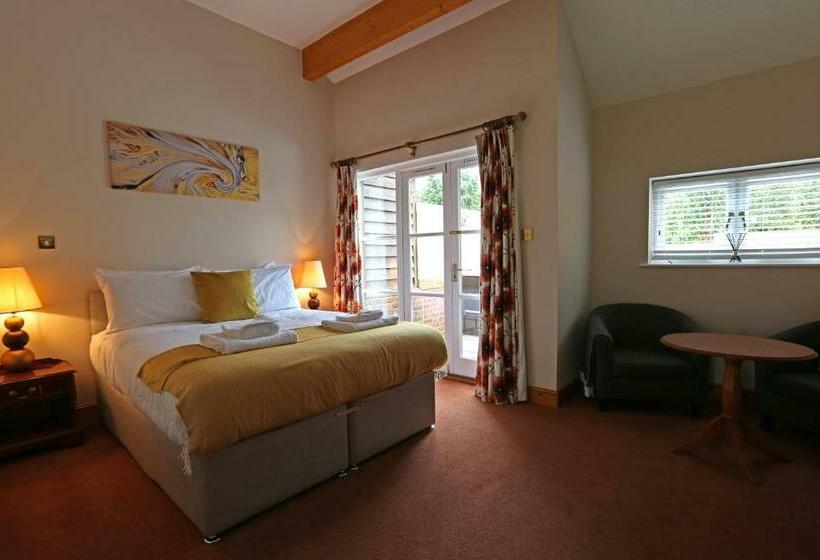 اتاق استاندارد با تراس, The Three Lions